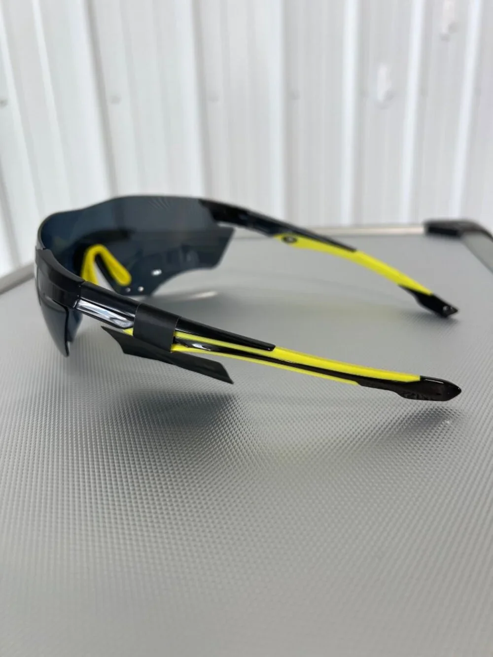 Kreedom Polarized Sports Sunglasses UV Protection Yellow Black Frame Cycling NEW